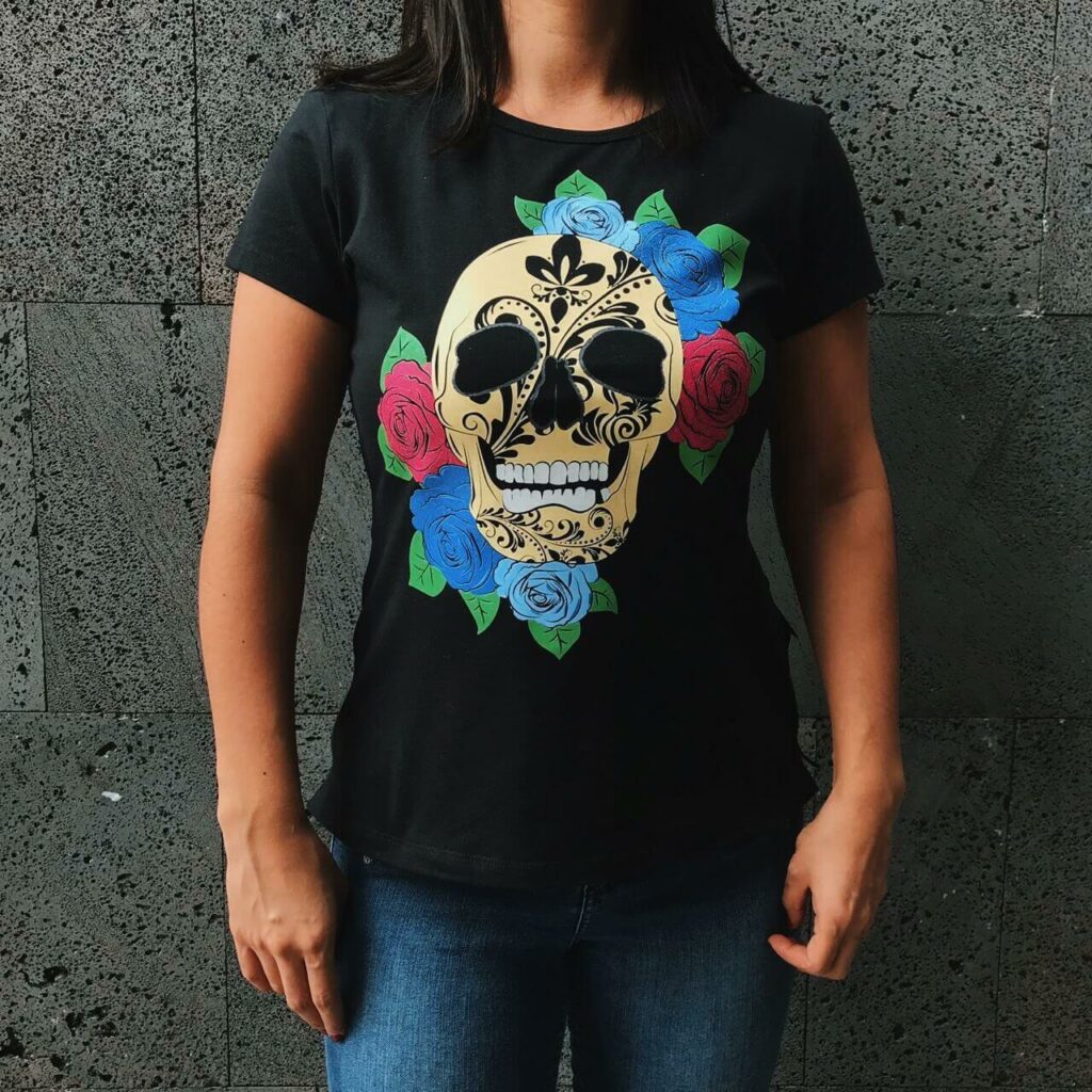 Playera PRISON ART Calavera con Rosas (Mujer) — PRISON ART International